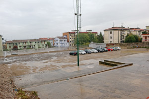 Parcheggio via Caporali (2)