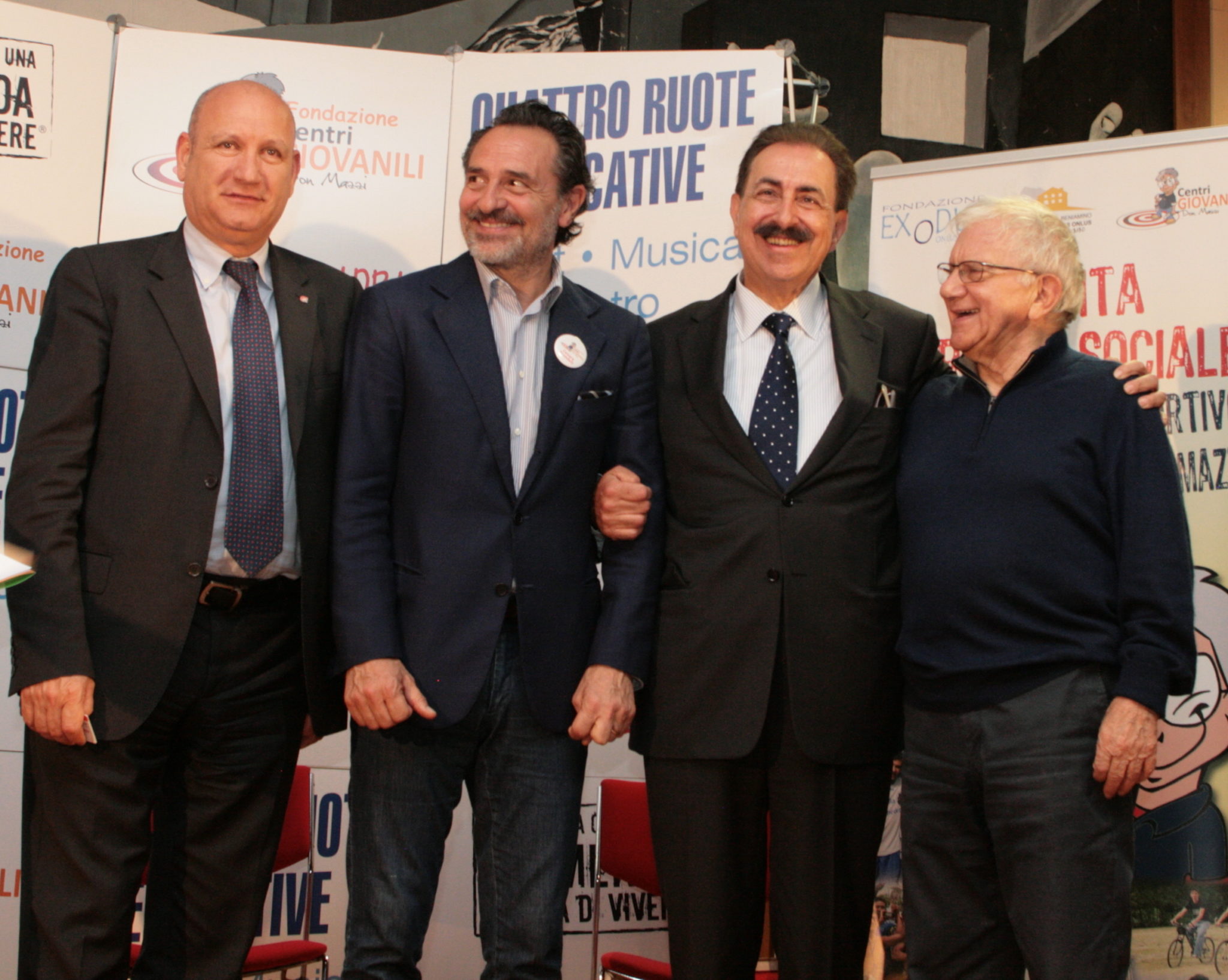 Cesare Prandelli e don Mazzi con Paolino e Belluscio