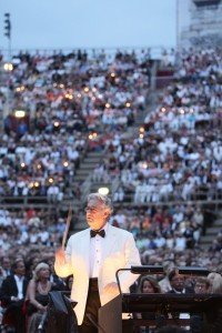 2009 Domingo dirige in Arena_foto Ennevi