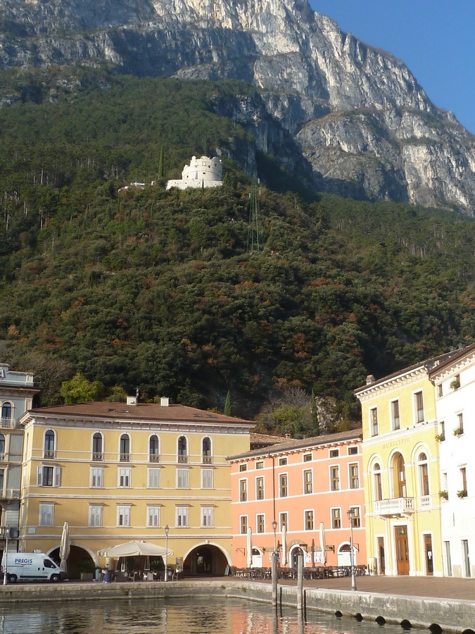 Garda Lift on Fire a Riva del Garda: 600 gradini al Bastione per i Vigili del Fuoco