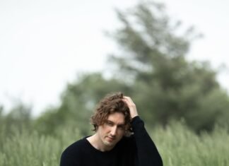 Dean Lewis, il cantautore che tocca il cuore, debutta all’Anfiteatro del Vittoriale il 12 luglio DEAN LEWIS
