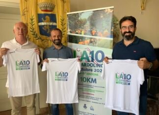 La “10 di Bardolino”: la corsa sul lago di Garda che celebra il suo decennale e attira podisti da tutta Italia presentazione municipio 1536x1152 1