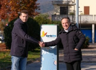 Prevalle si carica: la prima stazione di ricarica pubblica in collaborazione con Garda Uno 2Garda Uno Inaugurazione colonnina di ricarica elettrica Prevalle