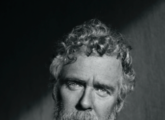Glen Hansard torna al Vittoriale per il Tener-a-mente festival 2024 Schermata 2023 12 11 alle 11.49.11