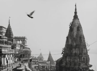 Kenro Izu Varanasi January 2015