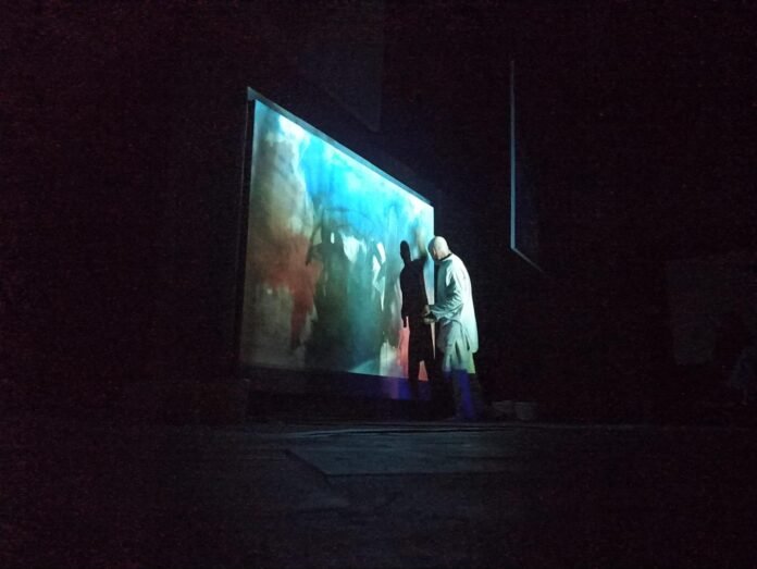 Artista al lavoro durante Arilica Festival a Peschiera del Garda.