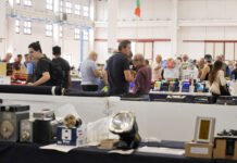 Visitatori e espositori alla 64ª fiera elettronica di Montichiari.