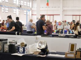 Visitatori e espositori alla 64ª fiera elettronica di Montichiari.