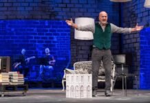 Claudio Bisio in scena a Castiglione con lo spettacolo La mia vita raccontata male Claudio Bisio in scena a Castiglione con lo spettacolo La mia vita raccontata male.