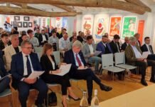 Partecipanti alla conferenza sul bilancio Gardalatte a Lonato