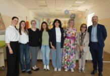Personale e autorità durante l'inaugurazione asilo nido Montichiari "L’aquilone