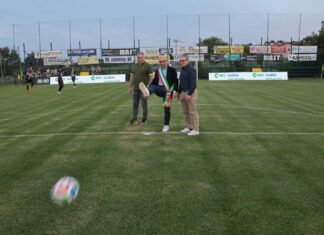 Calcio d'inizio della prima serata del 46° Torneo di Polpenazze 2026