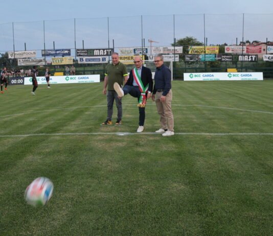 Calcio d'inizio della prima serata del 46° Torneo di Polpenazze 2026