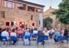 Estate Monteclarense 2026, oltre 60 eventi culturali e spettacoli tra Montichiari e frazioni Pubblico seduto all'aperto durante evento culturale a Montichiari estate Monteclarense.