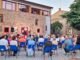 Estate Monteclarense 2026, oltre 60 eventi culturali e spettacoli tra Montichiari e frazioni Pubblico seduto all'aperto durante evento culturale a Montichiari estate Monteclarense.