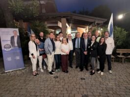 I candidati di Fratelli d'Italia Lonato alla presentazione della lista alla Trattoria La Rassica