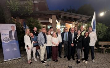 I candidati di Fratelli d'Italia Lonato alla presentazione della lista alla Trattoria La Rassica