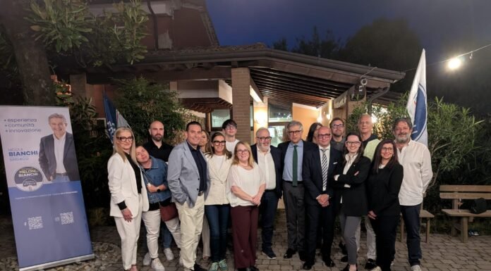 I candidati di Fratelli d'Italia Lonato alla presentazione della lista alla Trattoria La Rassica