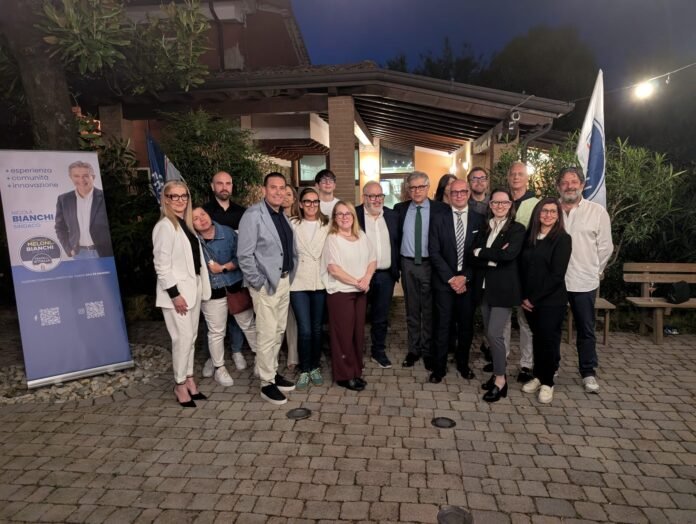 I candidati di Fratelli d'Italia Lonato alla presentazione della lista alla Trattoria La Rassica