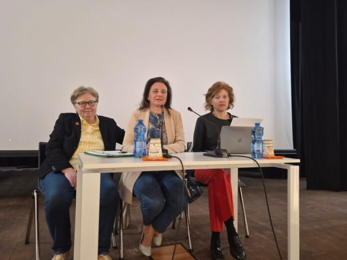 Relatrici durante l'inaugurazione della Libera Università LUniCa a Calcinato.