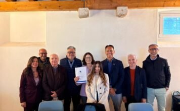 Rappresentanti della Comunità del Garda durante l'inaugurazione sede distaccata a Bardolino.