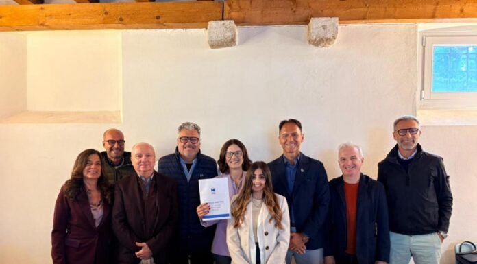 Rappresentanti della Comunità del Garda durante l'inaugurazione sede distaccata a Bardolino.