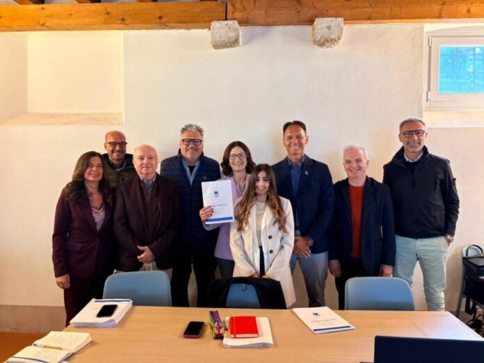 Rappresentanti della Comunità del Garda durante l'inaugurazione sede distaccata a Bardolino.