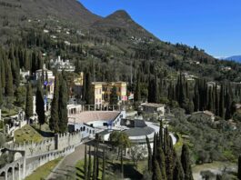 Vittoriale, presentato AvaDa 2.0 e carteggio inedito di Gabriele d’Annunzio Veduta del Vittoriale degli Italiani con anfiteatro e colline circostanti a Gardone Riviera