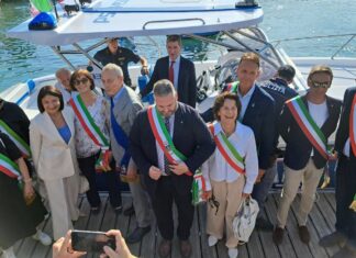 inaugurazione imbarcazione peschiera dall alto