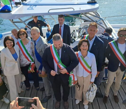 inaugurazione imbarcazione peschiera dall alto