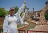 Michelle Hunziker a Gardaland Resort con le figlie Sole e Celeste
