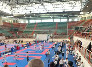 Competizione di karate nell'Open League Messina con pubblico e atleti in gara