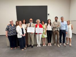 Desenzano del Garda, ASST Garda e Visit Desenzano lanciano il progetto Salute e Turismo 2026 Rappresentanti di ASST Garda e Visit Desenzano con certificati progetto Salute 2026
