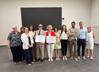 Desenzano del Garda, ASST Garda e Visit Desenzano lanciano il progetto Salute e Turismo 2026 Rappresentanti di ASST Garda e Visit Desenzano con certificati progetto Salute 2026