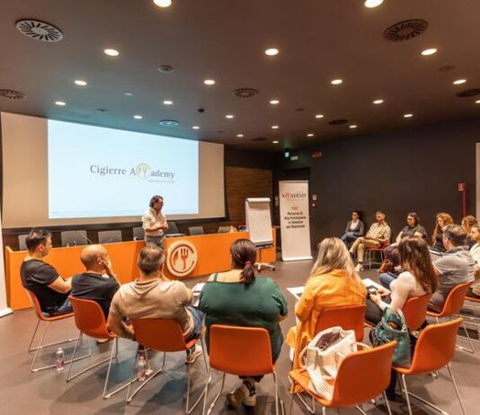 Partecipanti a una sessione di formazione Cigierre Academy