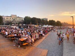 Il pubblico alla Festa del Lago e dell'Ospite nell'edizione 2025 a Rivoltella