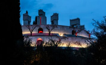 Notturnale 2026 al Vittoriale: visite serali e Mausoleo illuminato Mausoleo del Vittoriale illuminato durante una visita serale