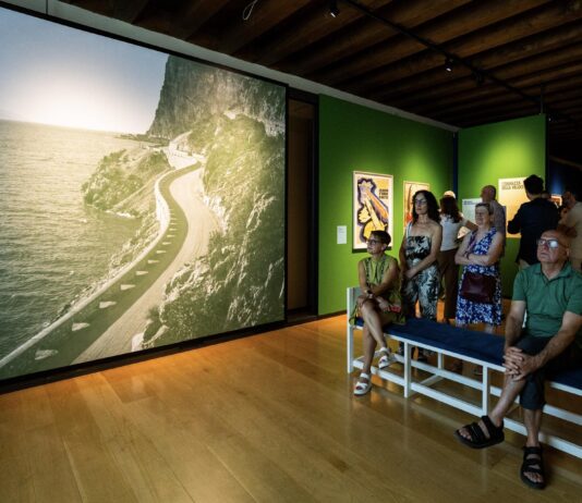 Sala della mostra Visitate il Garda al MAG di Riva del Garda