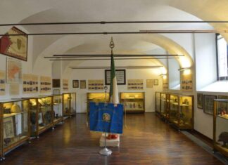 Sala espositiva del Museo del Nastro Azzurro al MuSa di Salò