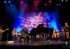 The One Band porta Elton John in piazza a Castiglione delle Stiviere The One Band, tributo a Elton John