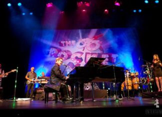 The One Band porta Elton John in piazza a Castiglione delle Stiviere The One Band, tributo a Elton John