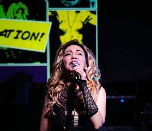 La Virgin Band durante un concerto tributo a Madonna