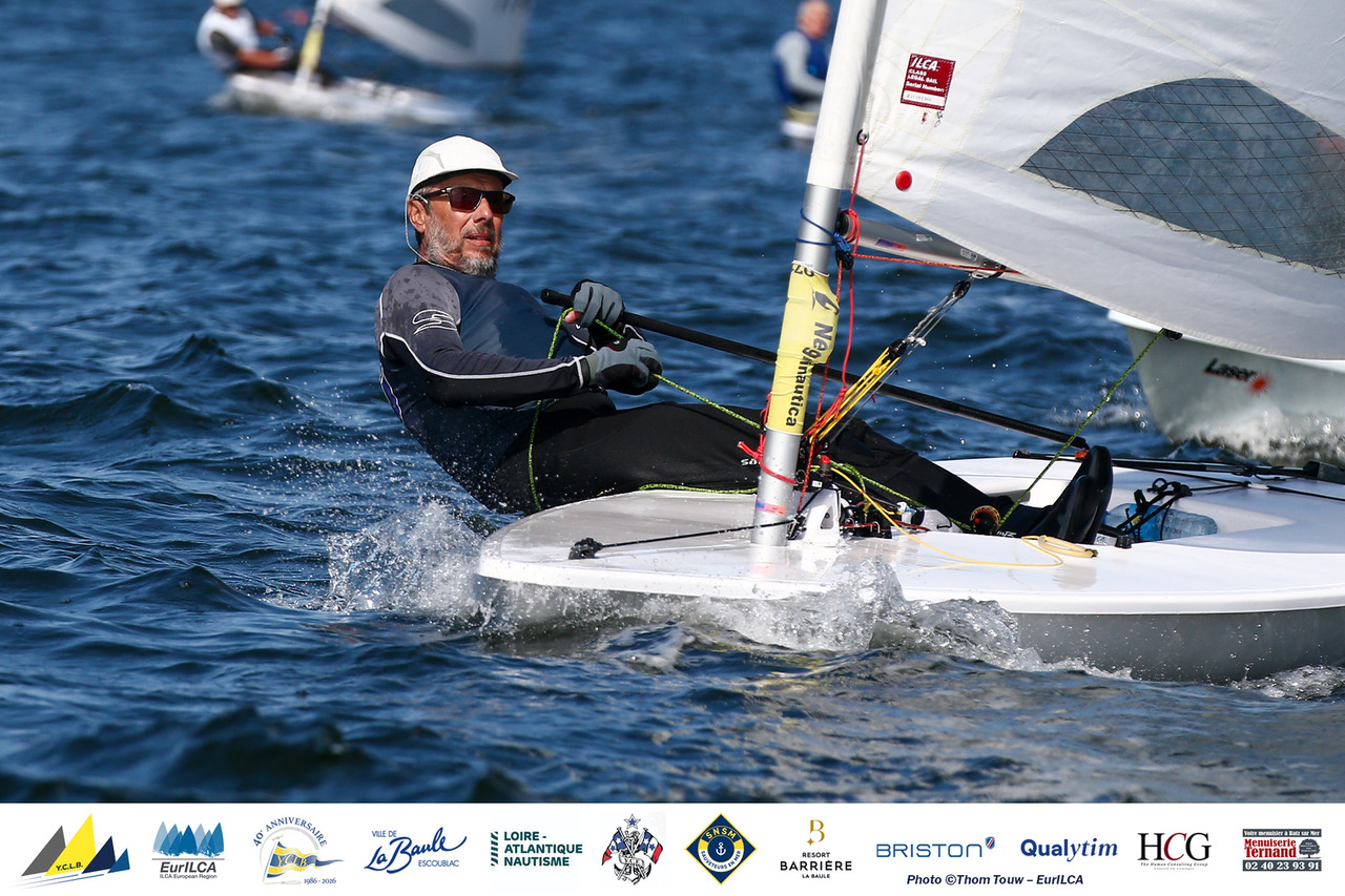 Immagine relativa a A Gargnano il gran finale dell'EurILCA Master con 83 velisti da nove nazioni