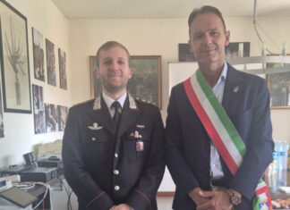 Il saluto di Bardolino al Capitano Matteo Di Stefano Il capitano Matteo Di Stefano con il sindaco di Bardolino Daniele Bertasi