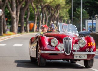 Coppa Franco Mazzotti a Sirmione: XVIII edizione della gara di regolarità per auto d’epoca Coppa Franco Mazzotti a Sirmione: XVIII edizione della gara di regolarità per auto d'epoca