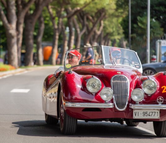 Coppa Franco Mazzotti a Sirmione: XVIII edizione della gara di regolarità per auto d'epoca
