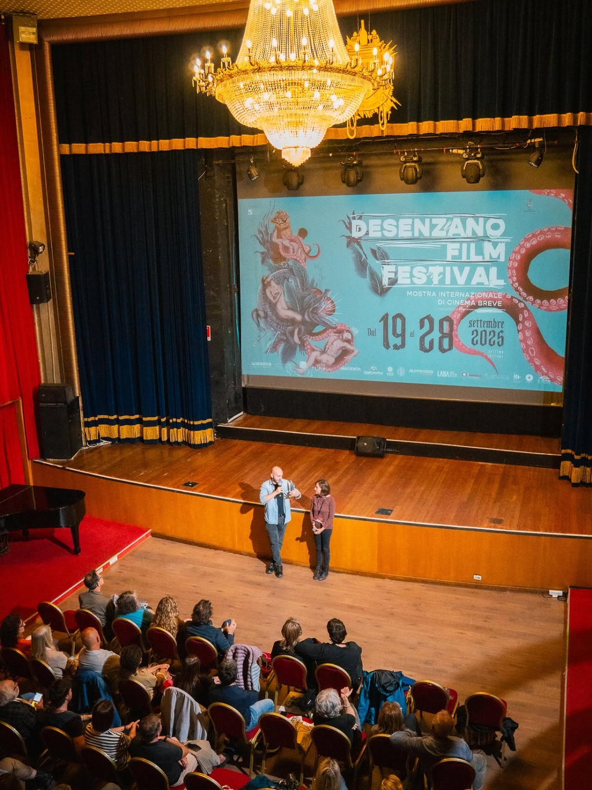 Il pubblico del Desenzano Film Festival 2025 al Teatro Alberti