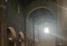 Equinozio d’autunno a Montichiari, il fenomeno luminoso torna in Pieve Immagine di Equinozio d'autunno a Montichiari, il fenomeno luminoso torna in Pieve