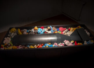 Fuck War a San Felice del Benaco: grande partecipazione al vernissage, mostra aperta ogni weekend fino al 24 ottobre Immagine di Fuck War a San Felice del Benaco: grande partecipazione al vernissage, mostra aperta ogni weekend fino al 24 ottobre