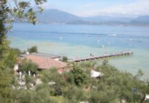 Il Lido delle Bionde a Sirmione con il pontile sul lago